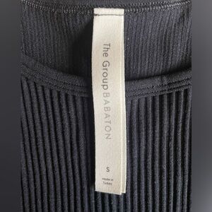 Aritzia The Group By Babaton Seamless Tee Bodysuit Size Small in Black